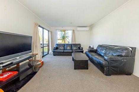 Photo of property in 4 Blackgate Place, Weymouth, Auckland, 2103