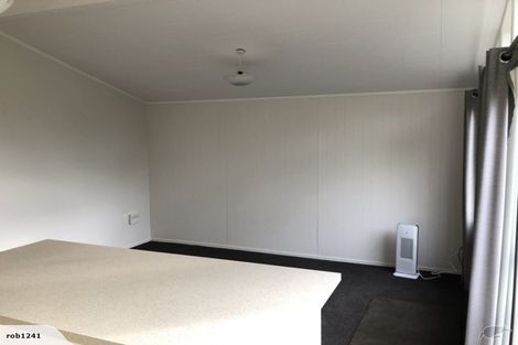 Photo of property in 8 Lynwood Place, Chedworth, Hamilton, 3210