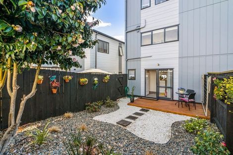 Photo of property in 18 Kevale Place, Manurewa, Auckland, 2102