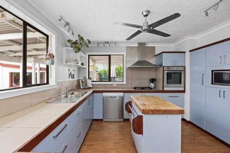 Photo of property in 3 Memorial Park Avenue, Haumoana, 4102