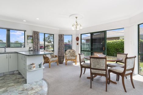 Photo of property in 10 James Henry Avenue, Papamoa Beach, Papamoa, 3118