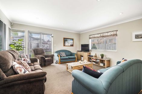 Photo of property in 11 Sunset Close, Western Heights, Hamilton, 3200