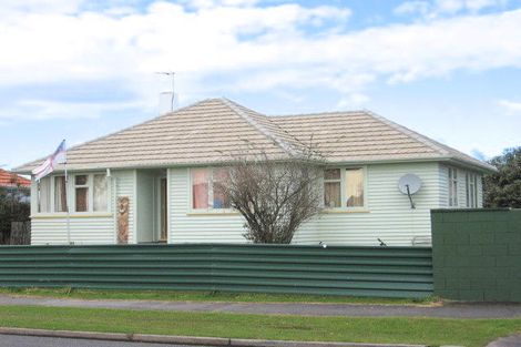 Photo of property in 4 Douglas Crescent, Fairfield, Hamilton, 3214