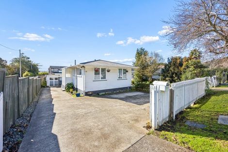 Photo of property in 50 Taylor Road, Mangere Bridge, Auckland, 2022