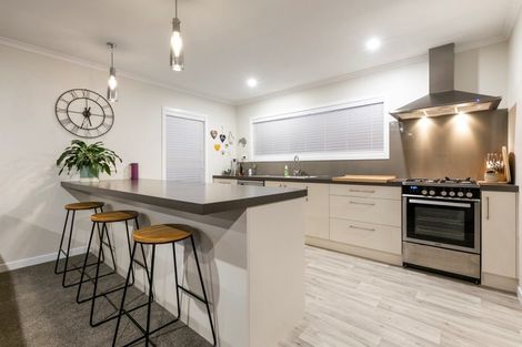 Photo of property in 2 Livingstone Drive, Papamoa Beach, Papamoa, 3118