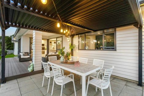 Photo of property in 19 Kahika Grove, Huapai, Kumeu, 0810