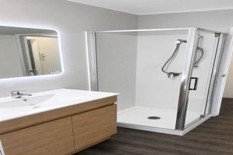 Photo of property in 4b Kimdale Place, Totara Heights, Auckland, 2105