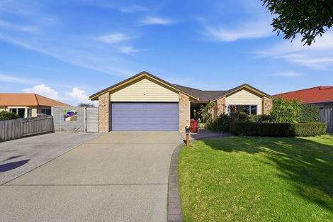 Photo of property in 40 Mcleod Place, Papamoa Beach, Papamoa, 3118