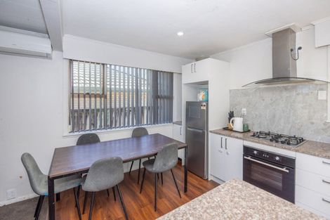 Photo of property in 1 Thornton Place, Melville, Hamilton, 3206