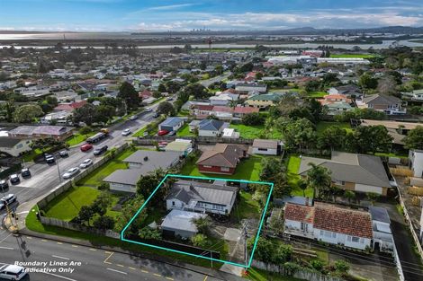 Photo of property in 117 Te Atatu Road, Te Atatu South, Auckland, 0610