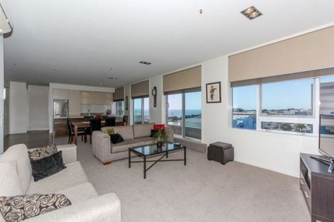 Photo of property in 22 Liardet Apartments, 402/22 Liardet Street, New Plymouth, 4310