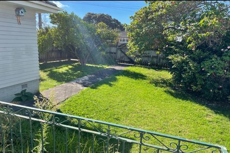 Photo of property in 1/5 Lynton Road, Mount Wellington, Auckland, 1060