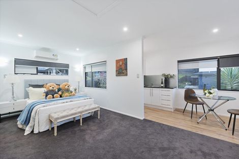 Photo of property in 12 San Casello Rise, Henderson, Auckland, 0612