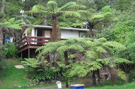 Photo of property in 230 Atkinson Road, Titirangi, Auckland, 0604