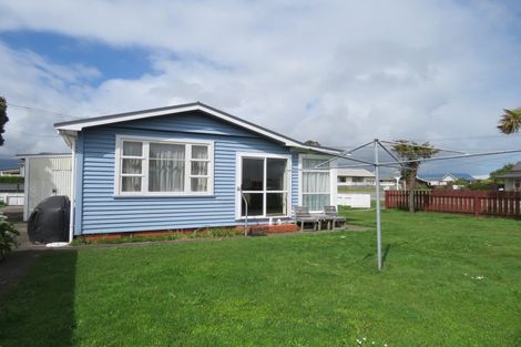 Photo of property in 3 Queen Street, Westport, 7825