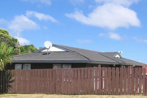 Photo of property in 1 Ashton Fitchett Drive, Brooklyn, Wellington, 6021