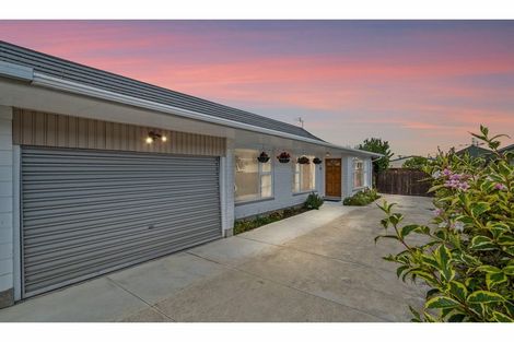 Photo of property in 2/203 Main North Road, Redwood, Christchurch, 8051