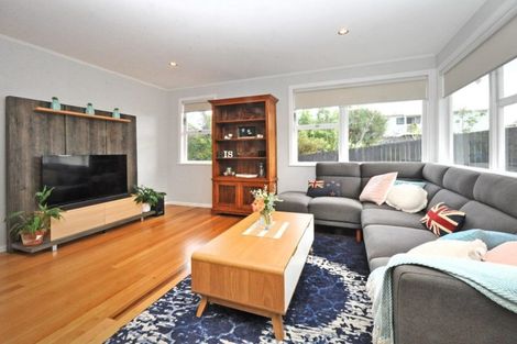 Photo of property in 1 Falkirk Street, Blockhouse Bay, Auckland, 0600
