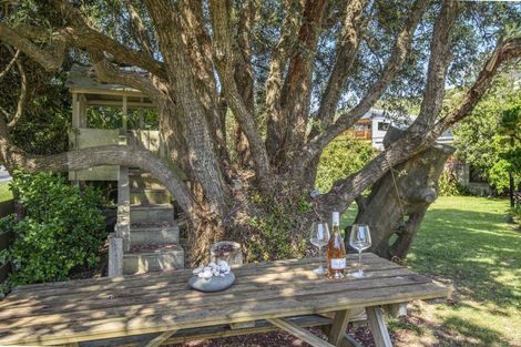 Photo of property in 141 Newcastle Street, Mahia, 4198