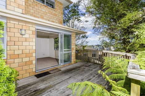 Photo of property in 44 Namsan Close, Fairview Heights, Auckland, 0632