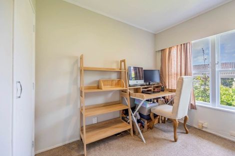 Photo of property in 2/5 Keldale Place, Forrest Hill, Auckland, 0620