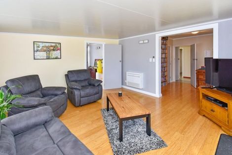 Photo of property in 10 Buller Crescent, Manurewa, Auckland, 2102