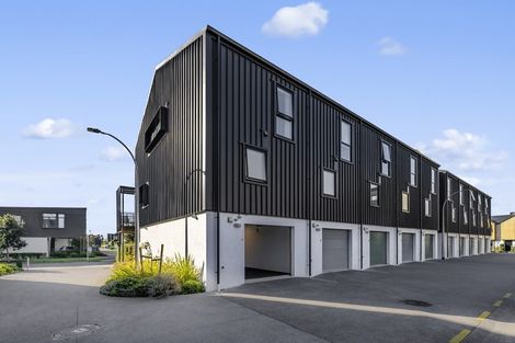 Photo of property in 4 Tahuhu Road, Mount Wellington, Auckland, 1062