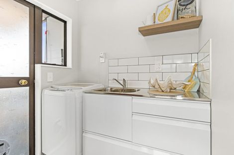 Photo of property in 11a Hilltop Road, Parkvale, Tauranga, 3112