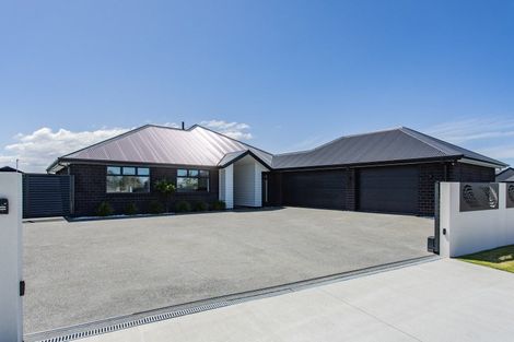 Photo of property in 12 Goldie Drive, Rangiora, 7400