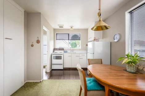 Photo of property in 2/6 Leonie Place, Aranui, Christchurch, 8061