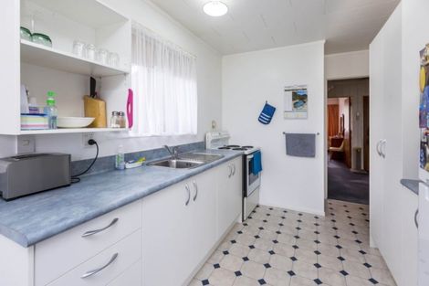 Photo of property in 1/48 Kowhai Avenue, Ebdentown, Upper Hutt, 5018