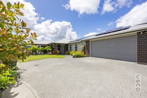 Photo of property in 96 Pohutukawa Parade, Riverhead, 0820