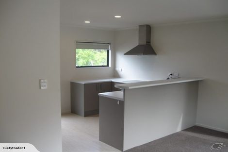 Photo of property in 21 Lantana Road, Green Bay, Auckland, 0604