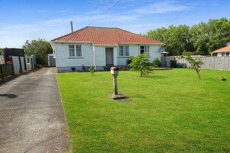 Photo of property in 10 Churchill Crescent, Foxton, 4814