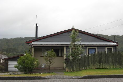 Photo of property in 71 Omapere Street, Dobson, Greymouth, 7805