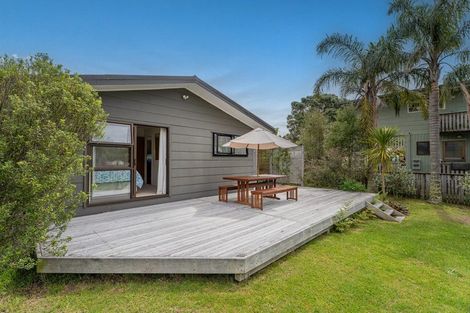 Photo of property in 29 Oyster Drive, Cooks Beach, Whitianga, 3591