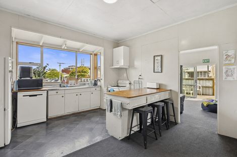 Photo of property in 111 Harbour Terrace, North Dunedin, Dunedin, 9016