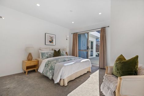 Photo of property in 825 Beach Road, Browns Bay, Auckland, 0630