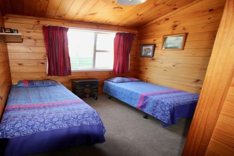 Photo of property in 3 Acacia Avenue, Maungaraki, Lower Hutt, 5010