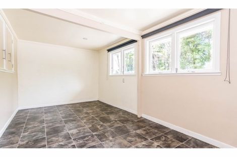 Photo of property in 17 Awaroa Road, Sunnyvale, Auckland, 0612