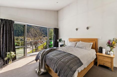 Photo of property in 97 Hallenstein Street, Queenstown, 9300