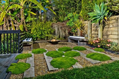 Photo of property in 2/4 Kupari Place, Totara Vale, Auckland, 0629