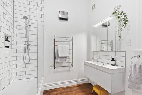 Photo of property in 10 Jackson Street, Island Bay, Wellington, 6023