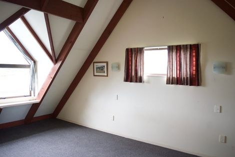 Photo of property in 9b Trotting Course Drive, Kumeu, 0891