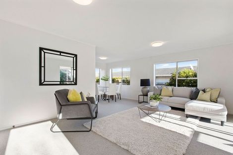 Photo of property in 2/9 Esmonde Road, Takapuna, Auckland, 0622