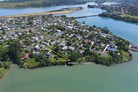 Photo of property in 17a Smith Street, Raglan, 3225