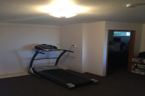 Photo of property in 17 Cashmere Place, Glenfield, Auckland, 0629