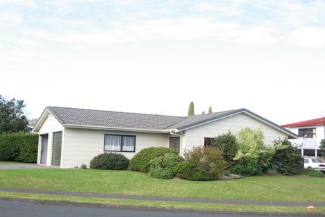 Photo of property in 4 Carnoustie Drive, Wattle Downs, Auckland, 2103