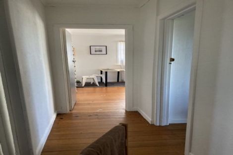 Photo of property in 36 Howard Road, Northcote, Auckland, 0627