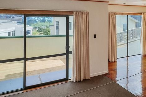 Photo of property in 1 Bunker Way, Strathmore Park, Wellington, 6022